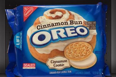 Cinnamon Bun Oreo