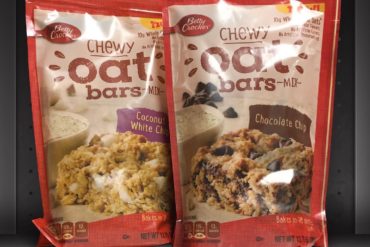 Betty Crocker Coconut White Chip & Chocolate Chip Chewy Oat Bar Mixes