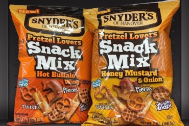 Snyder’s Pretzel Lovers Snack Mix: Hot Buffalo Wing and Honey Mustard & Onion