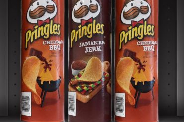 Pringles Cheddar BBQ & Jamaican Jerk