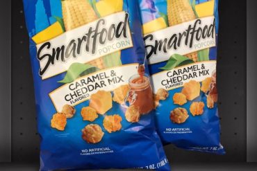 Smartfood Popcorn Caramel & Cheddar Mix